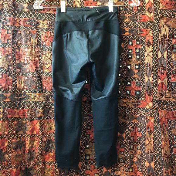 Gap Fit Seamed Leggings - Picture 2 of 5